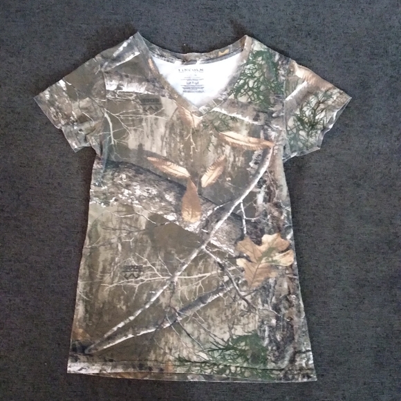 Realtree Tops - CLEARANCE Camo shirt
